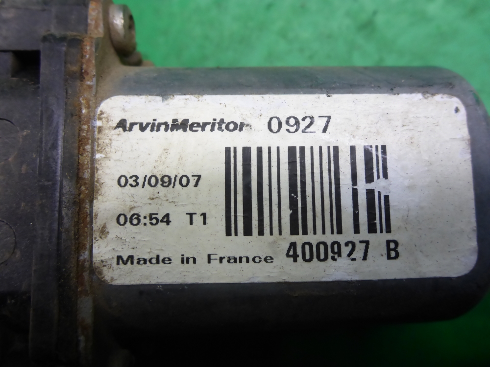 Стеклоподъемник электр. задний левый