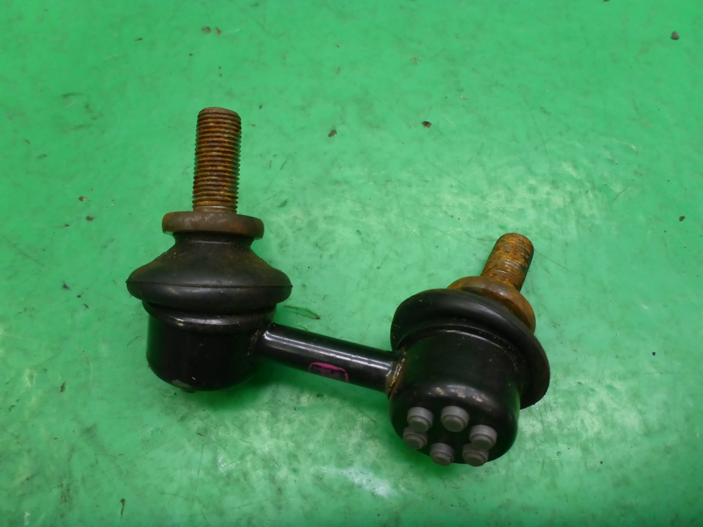 Стойка переднего стабилизатора