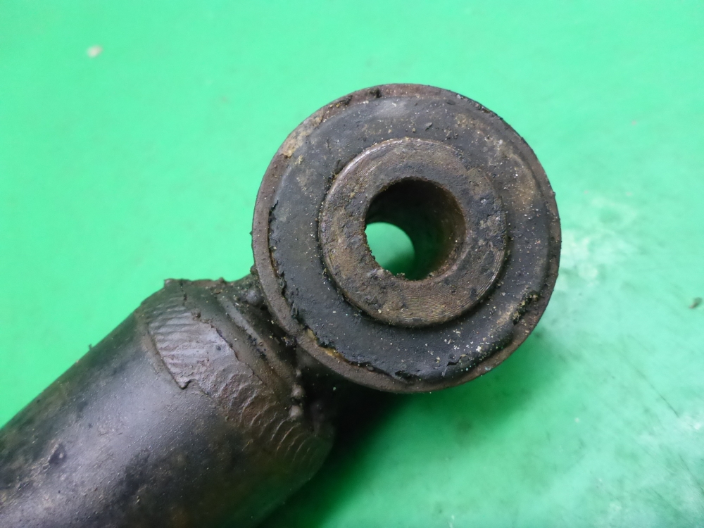 Амортизатор передний