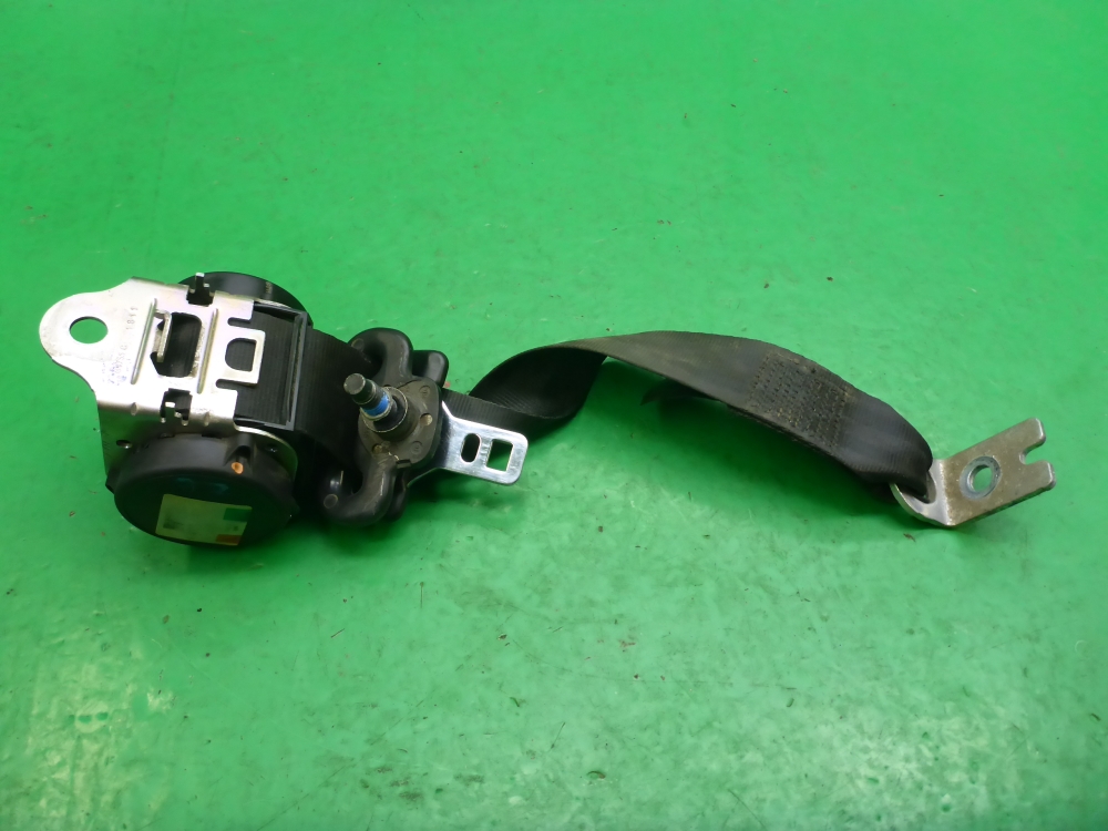 Ремень безопасности