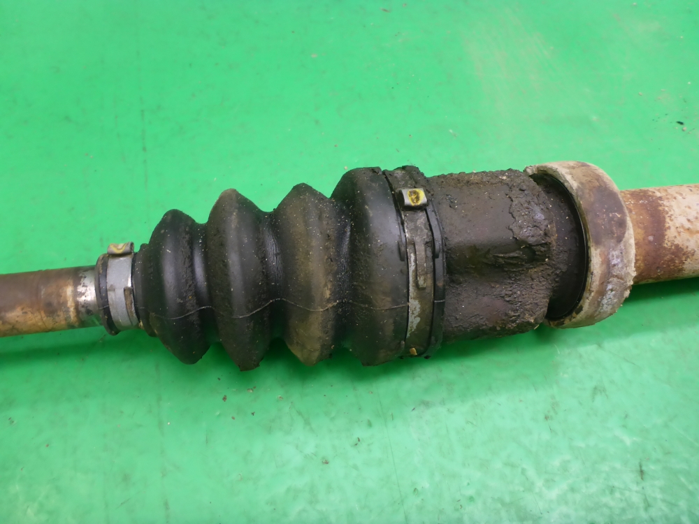 Полуось передняя правая