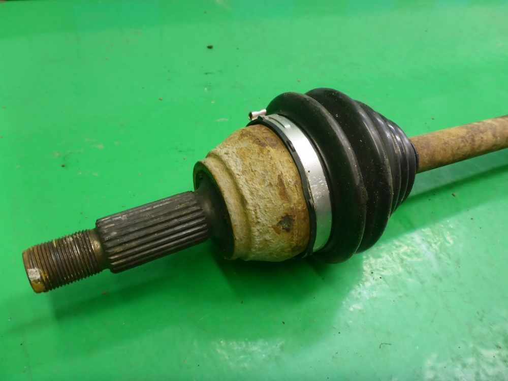 Полуось передняя правая