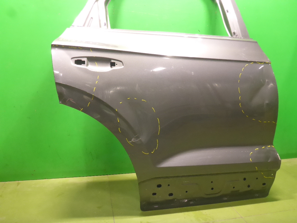 Дверь задняя правая