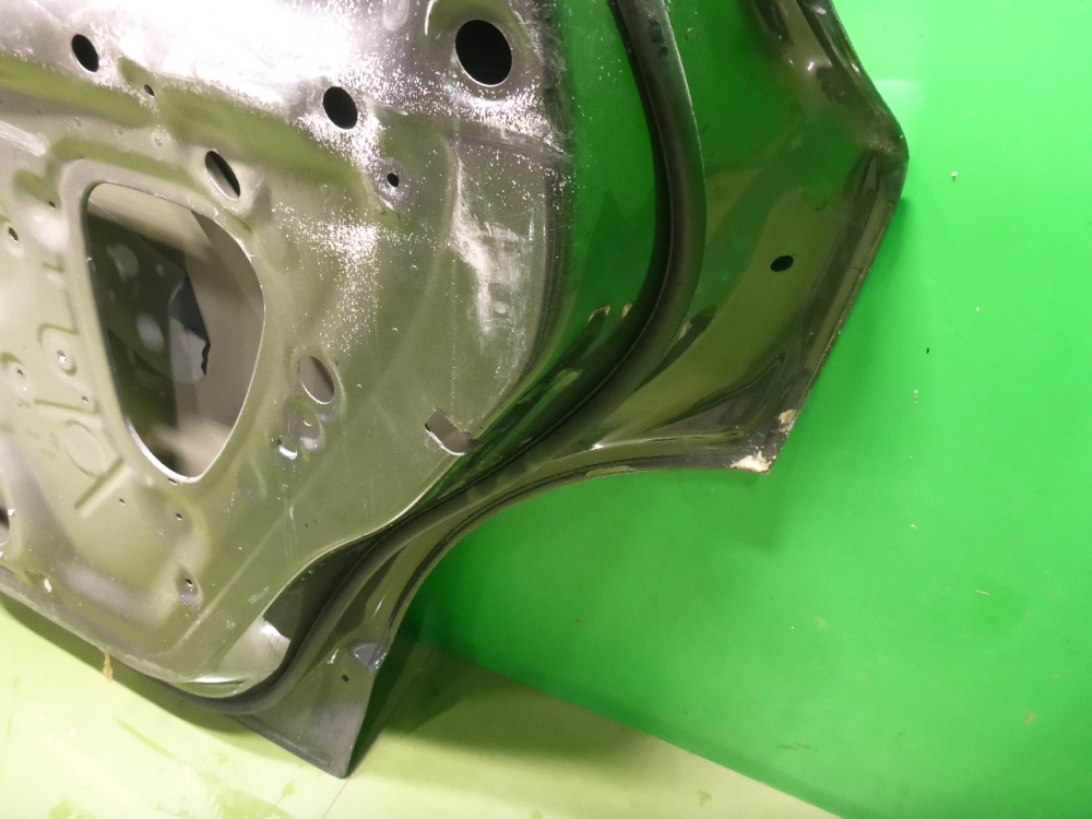 Дверь задняя правая