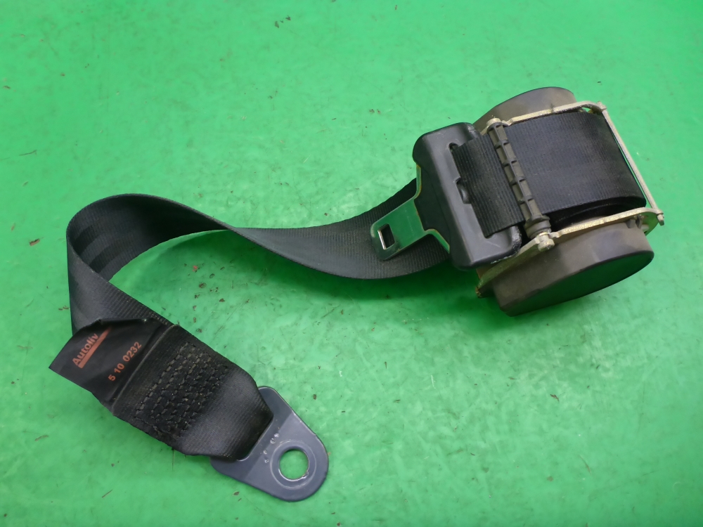 Ремень безопасности