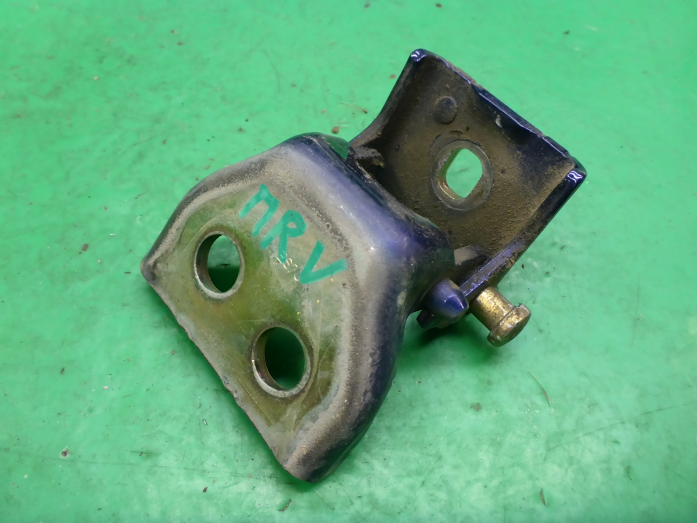 Петля двери передней правой верхняя