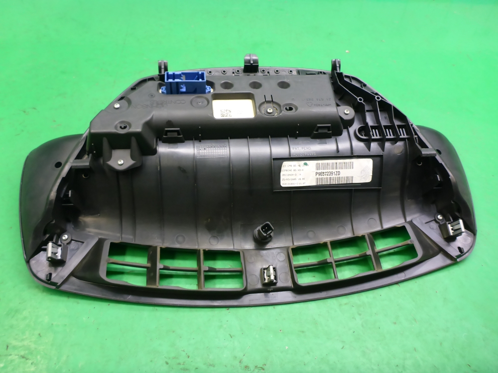 Панель приборов