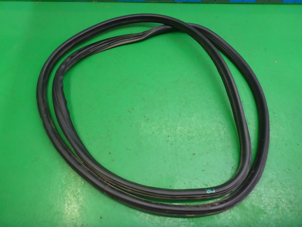 Уплотнитель двери