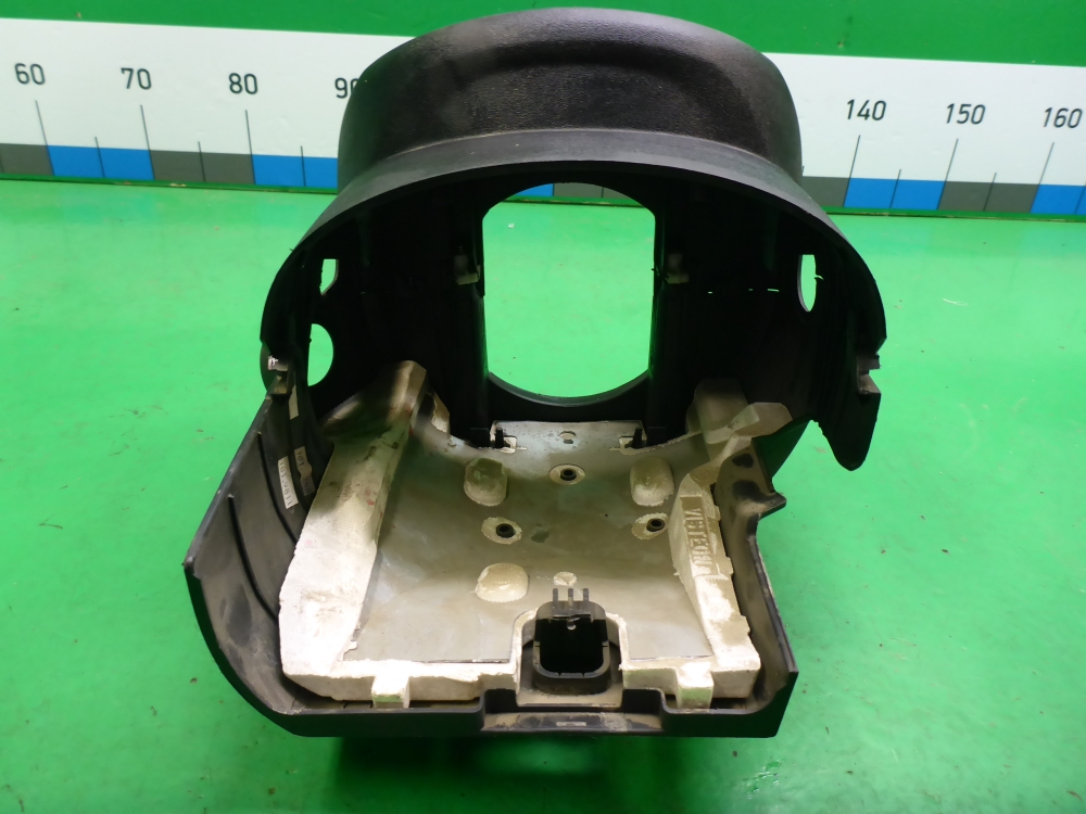 Кожух рулевой колонки