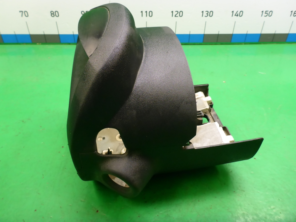 Кожух рулевой колонки