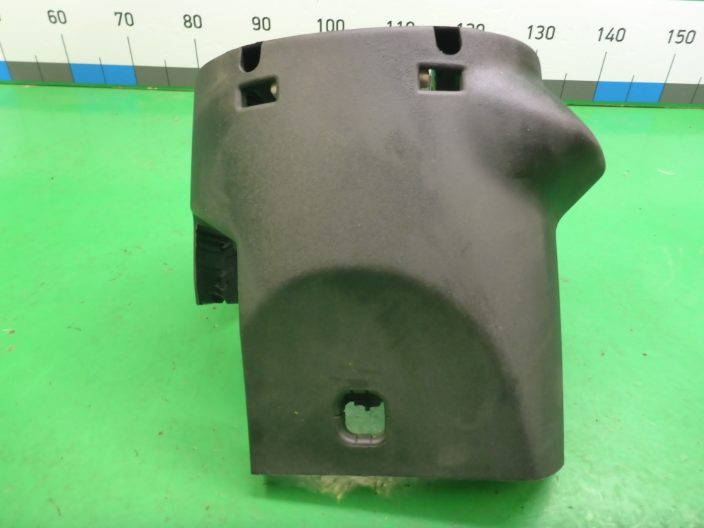 Кожух рулевой колонки