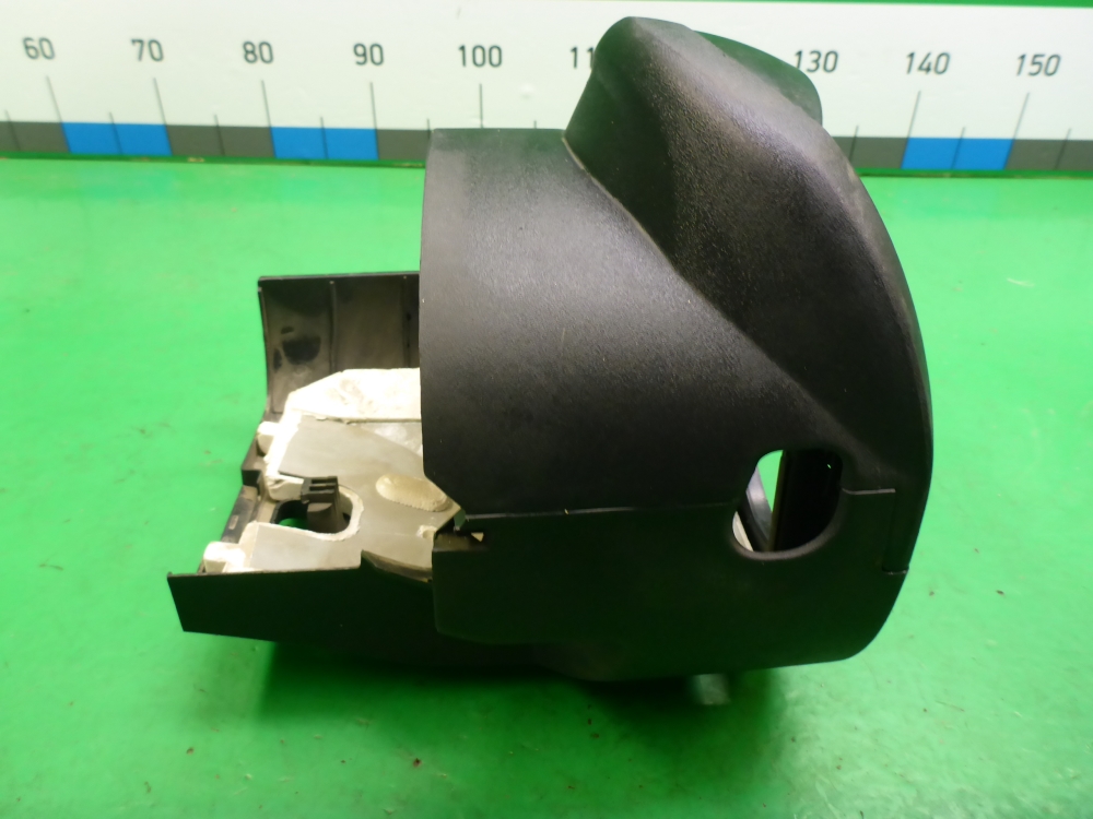 Кожух рулевой колонки