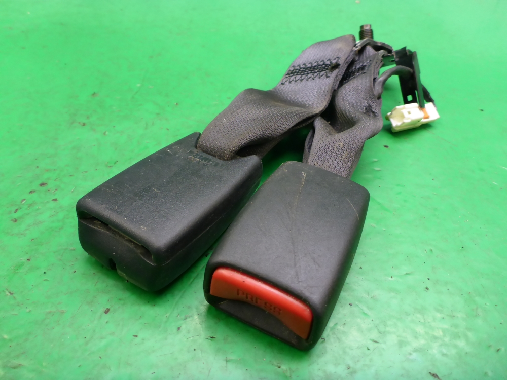 Ответная часть ремня безопасности