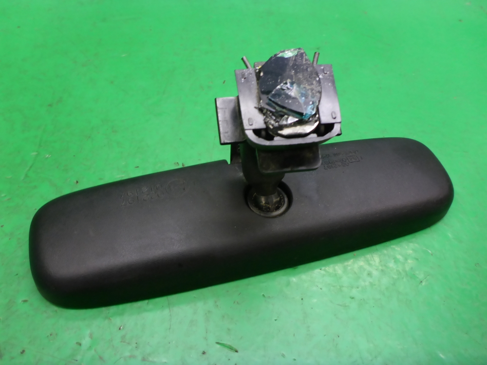 Зеркало заднего вида