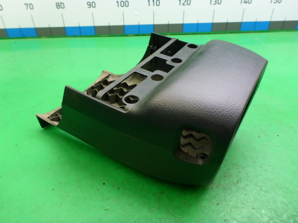 Кожух рулевой колонки