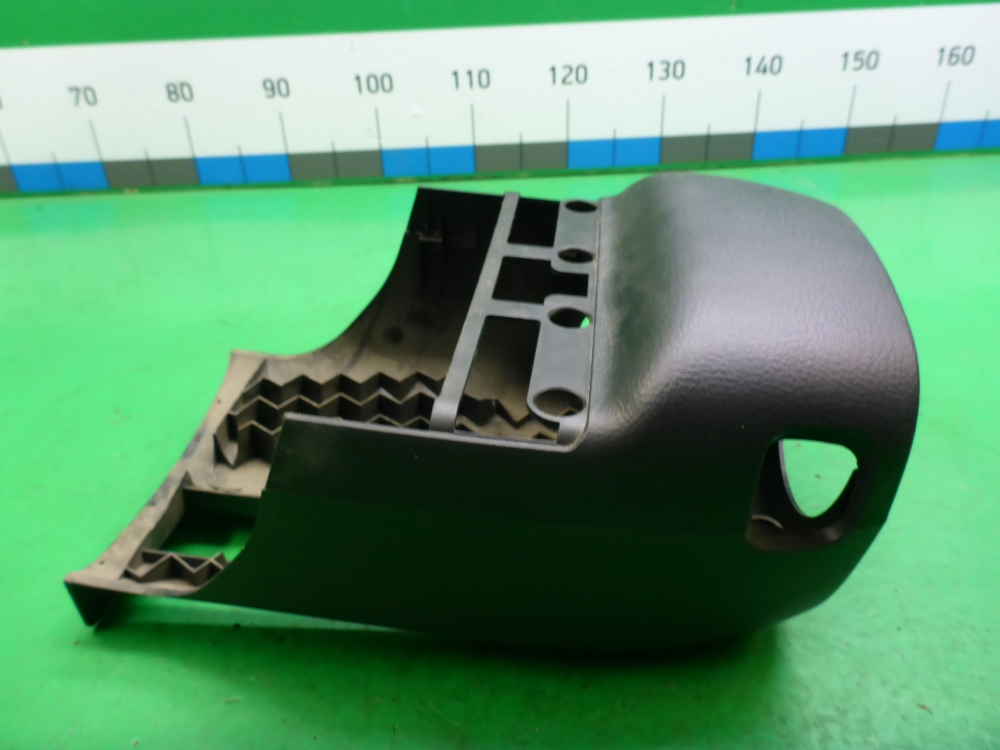 Кожух рулевой колонки