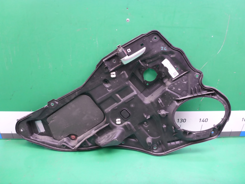 Дверь задняя левая