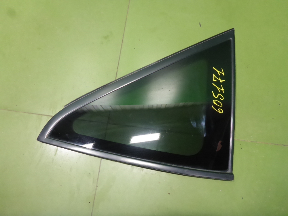 Стекло кузовное глухое правое