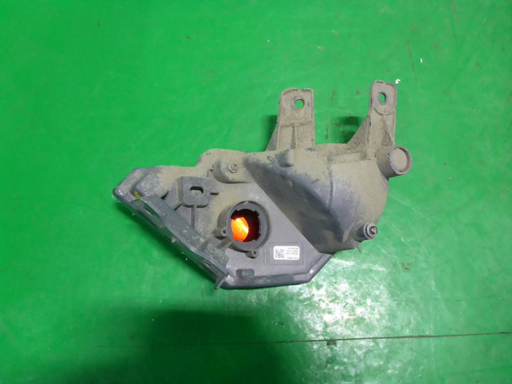 Фонарь задний в бампер правый