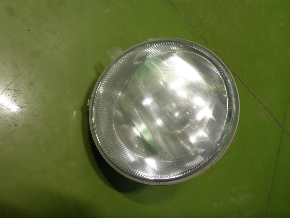 Фара противотуманная левая