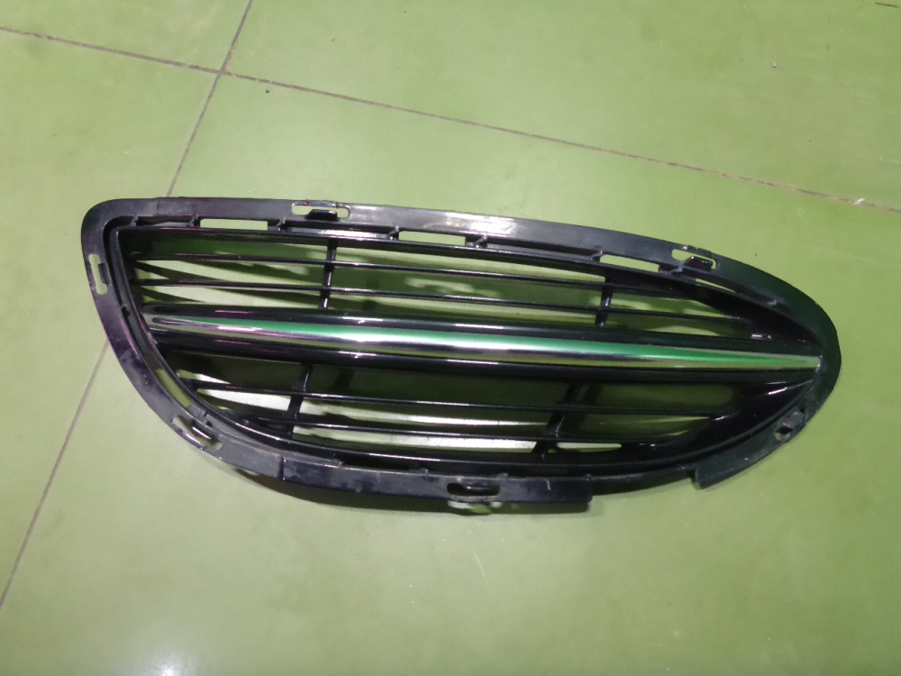 Решетка в бампер левая