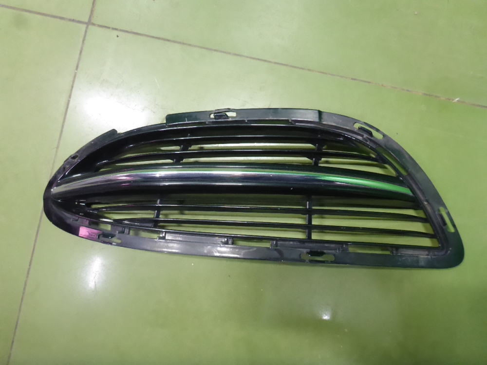 Решетка в бампер левая