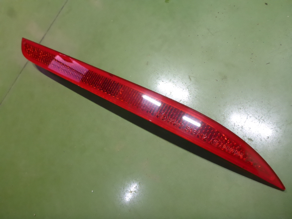 Отражатель в бампер задний правый