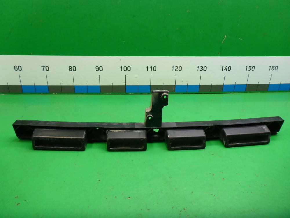 Кронштейн заднего бампера