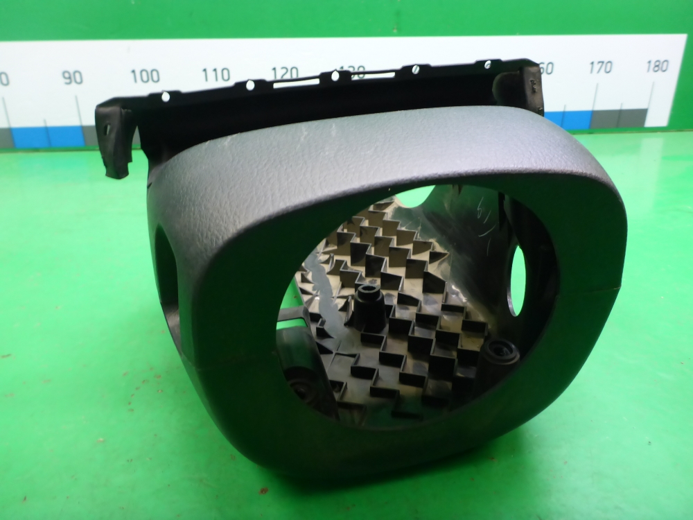 Кожух рулевой колонки