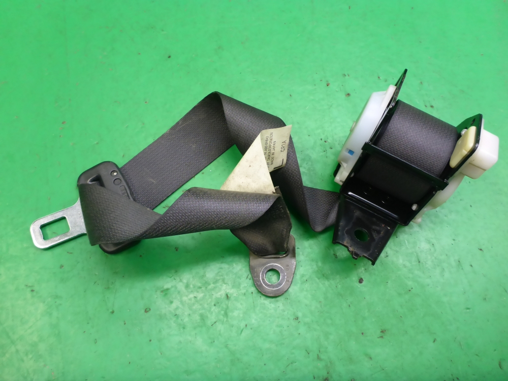 Ремень безопасности