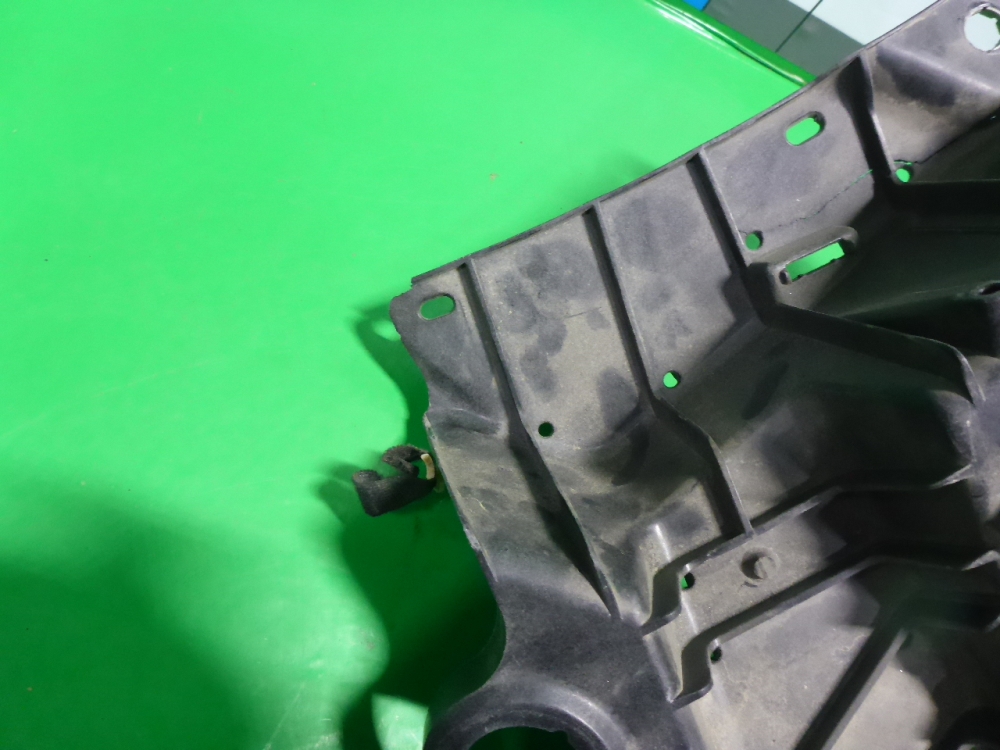 Кронштейн крепления крыла