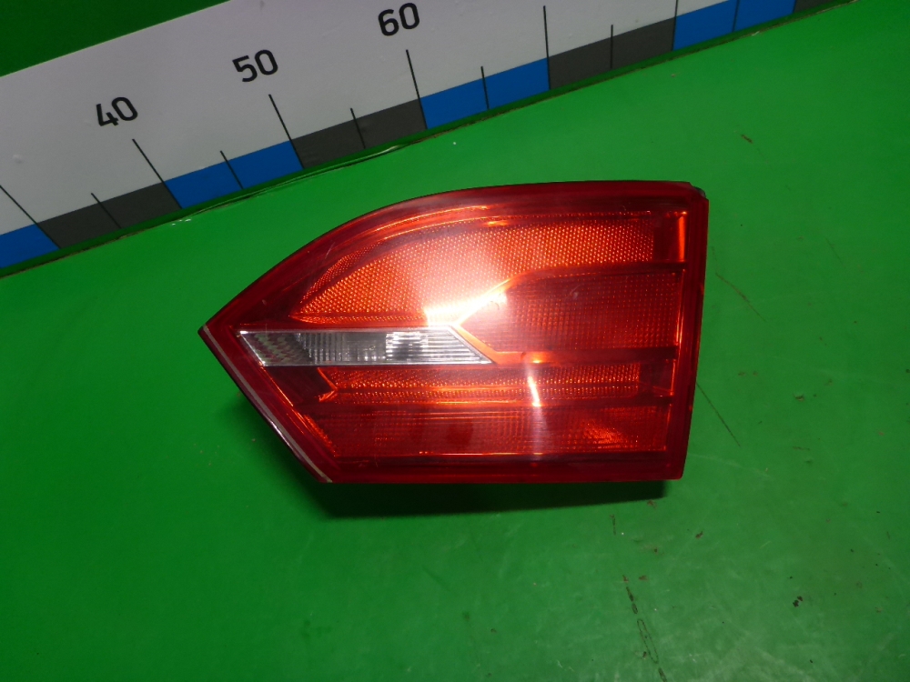 Фонарь задний внутренний правый