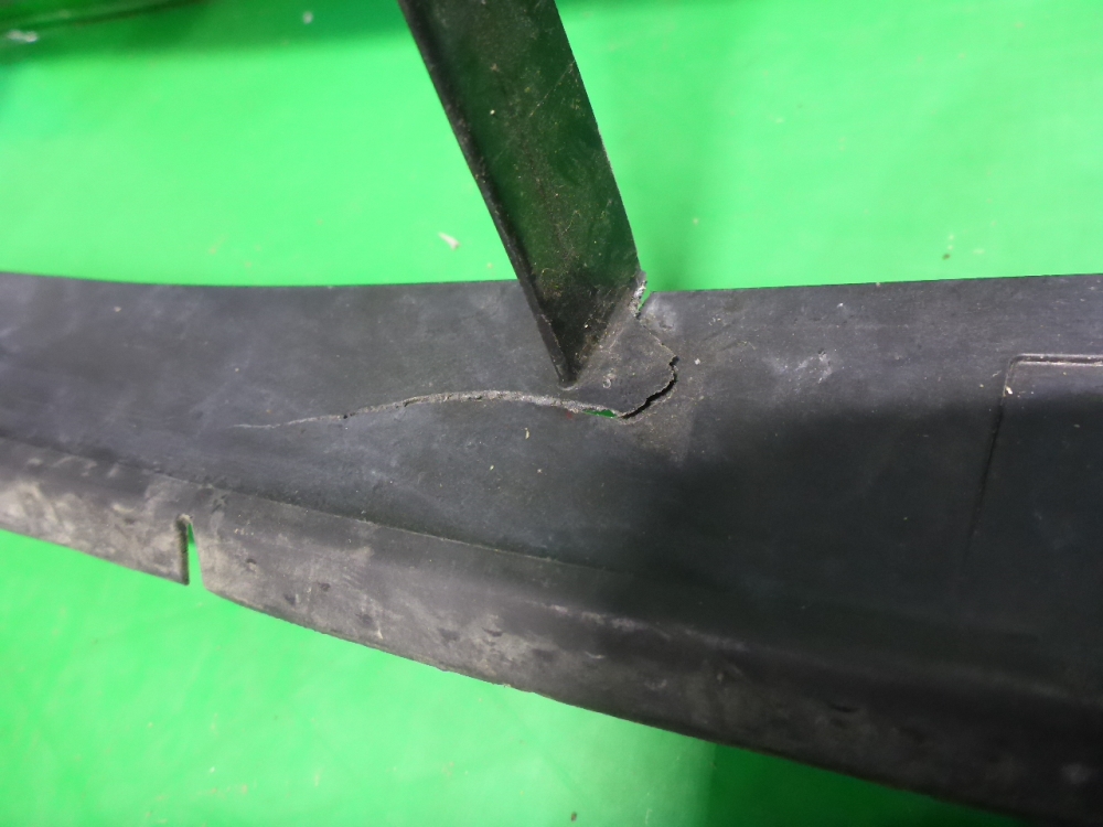 Воздуховод радиатора нижний