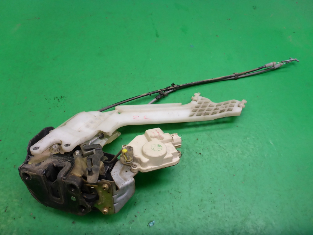 Замок двери задней левой