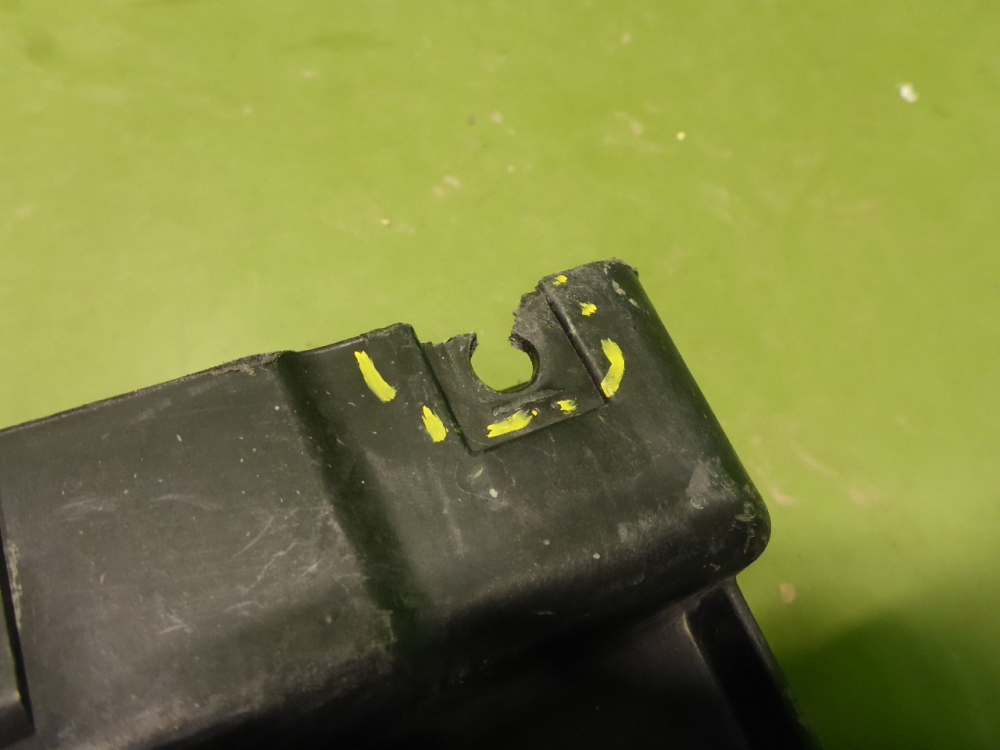 Кронштейн решетки радиатора