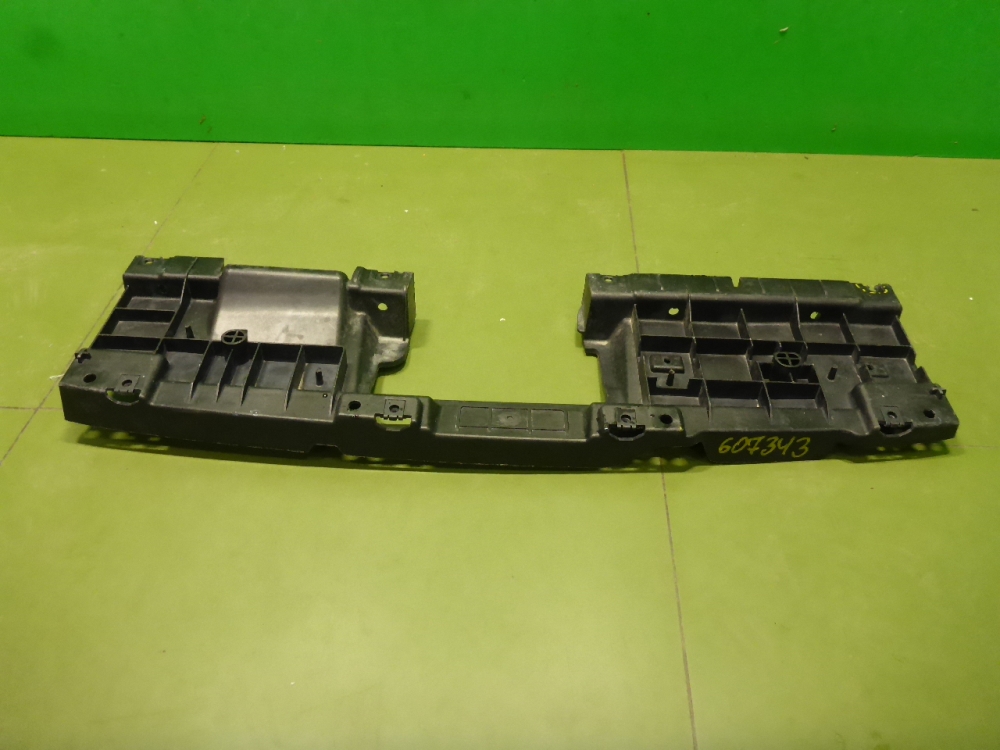 Кронштейн решетки радиатора