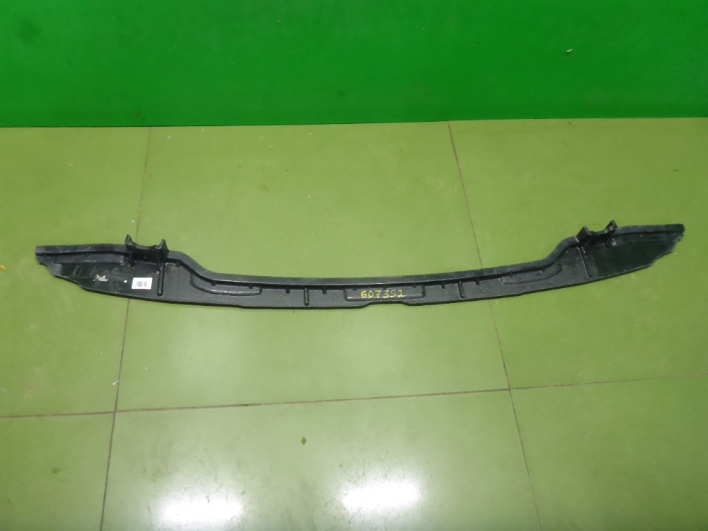 Усилитель переднего бампера