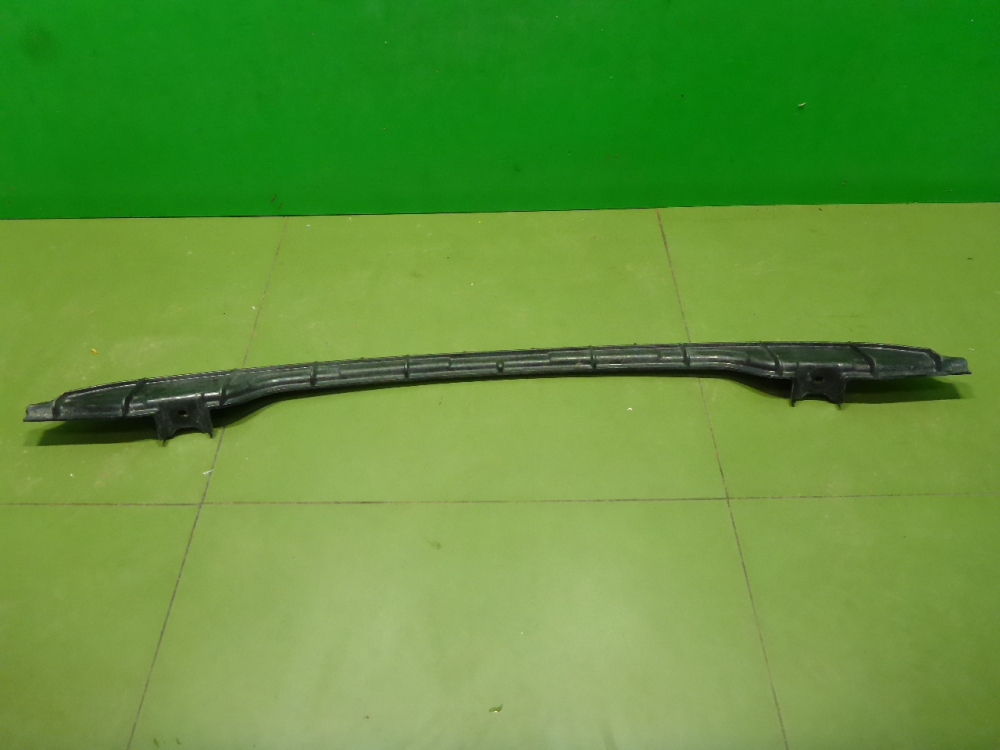 Усилитель переднего бампера