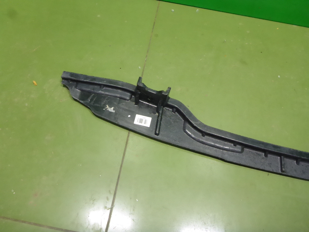 Усилитель переднего бампера