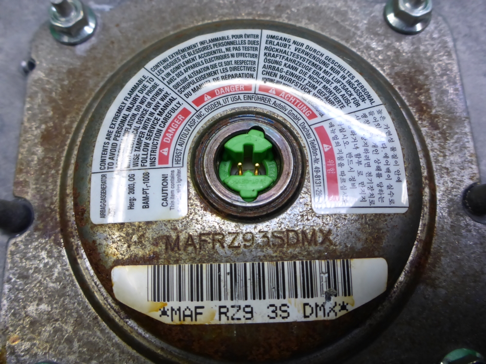 Подушка безопасности в рулевое колесо