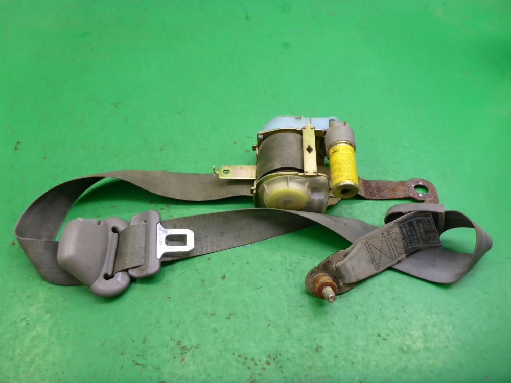 Ремень безопасности с пиропатроном