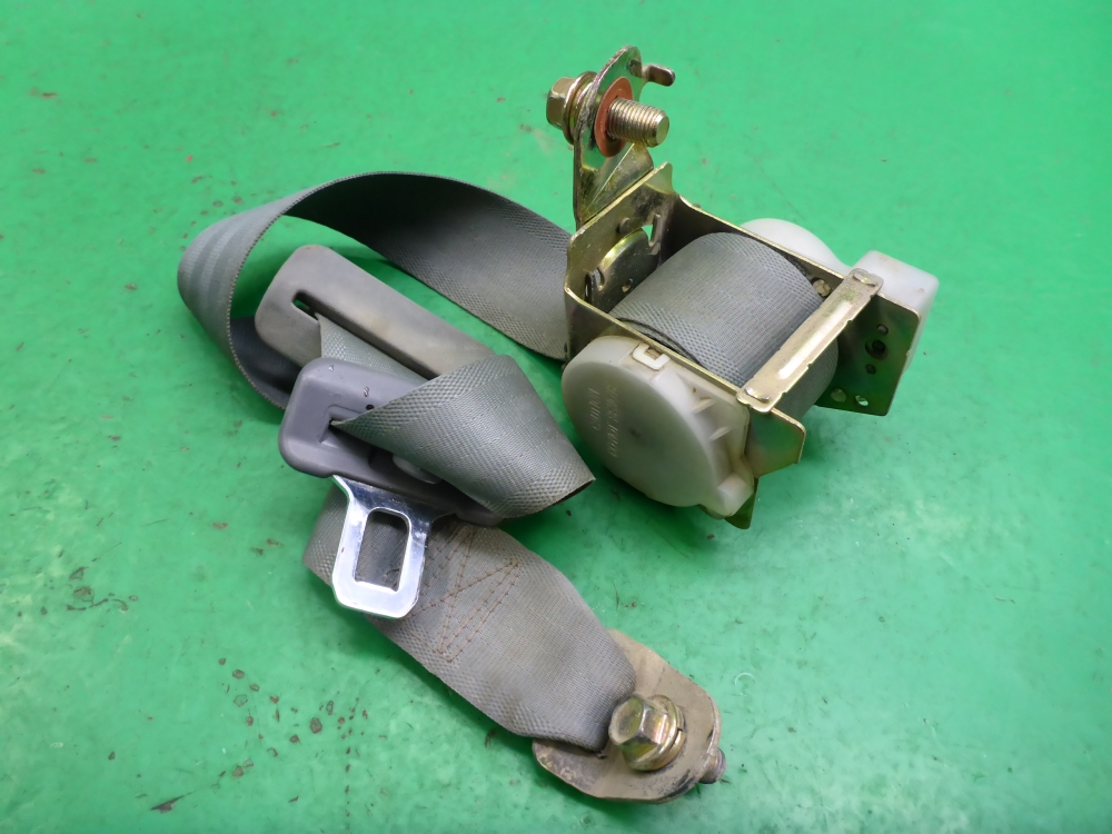 Ремень безопасности