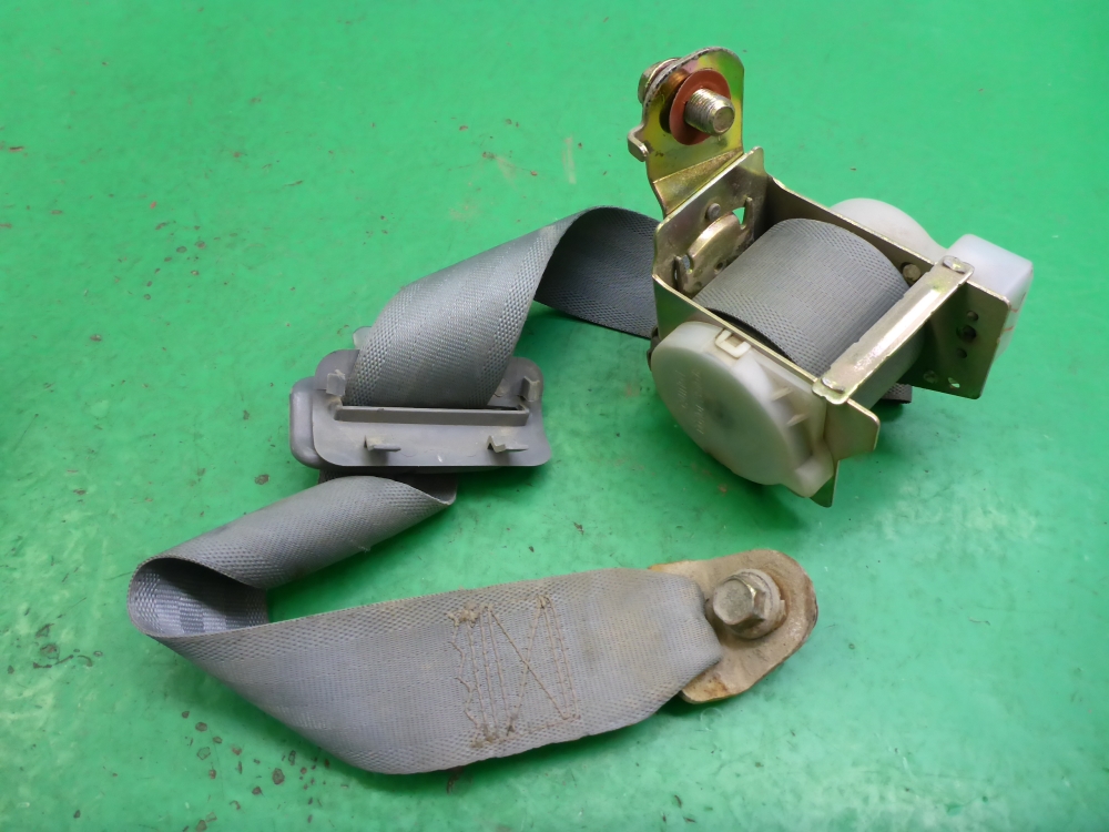 Ремень безопасности