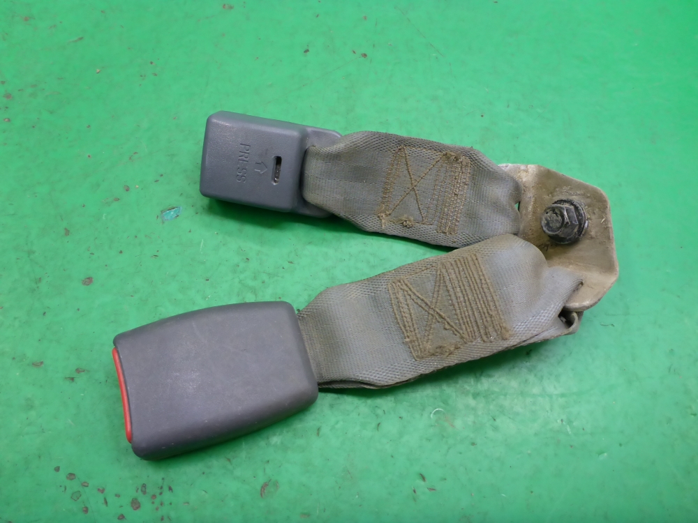 Ответная часть ремня безопасности