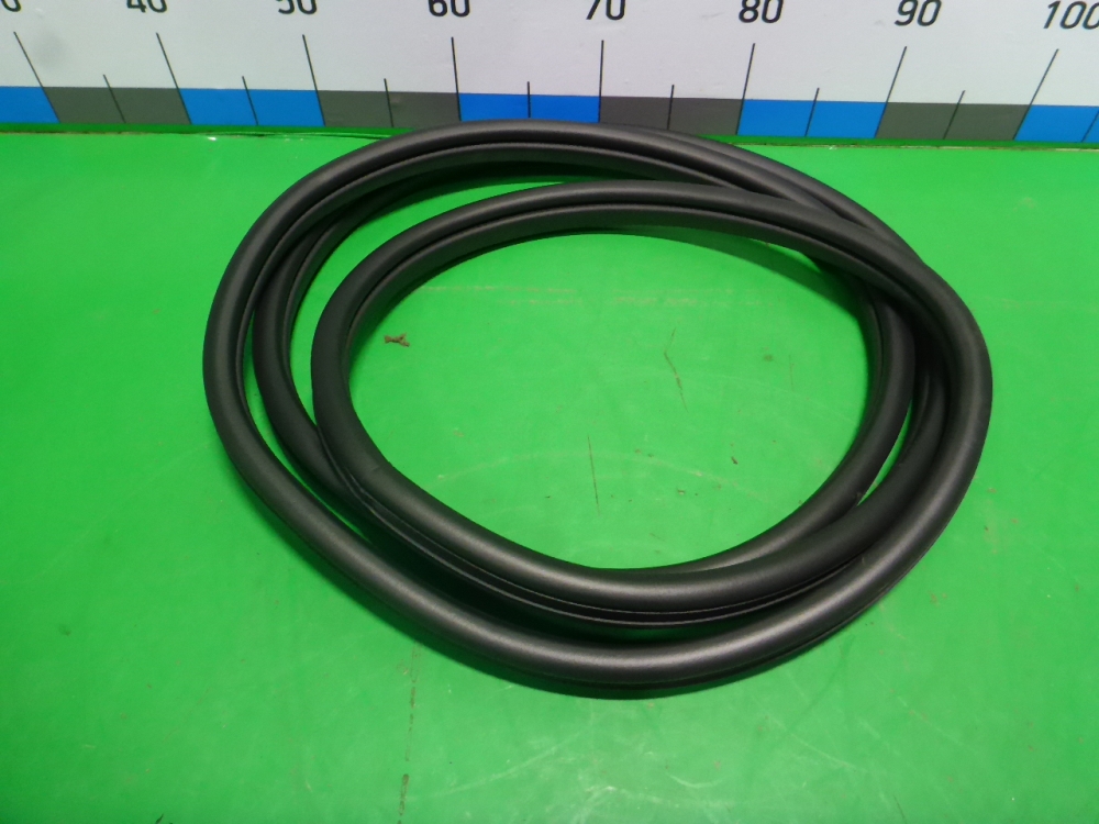 Уплотнитель двери