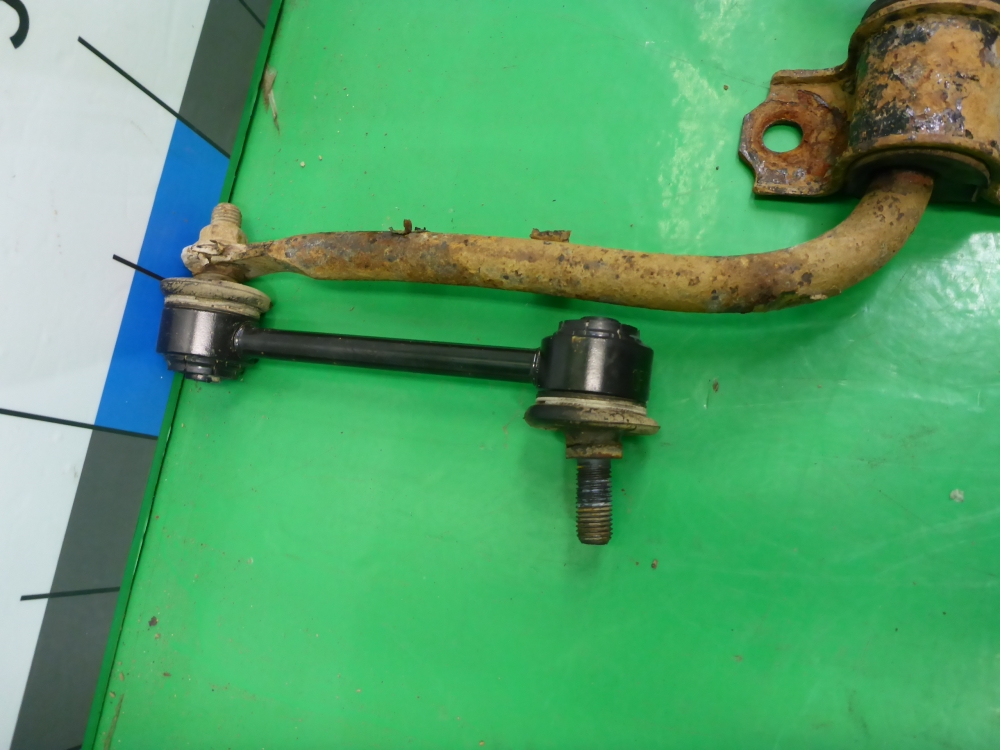 Стабилизатор задний