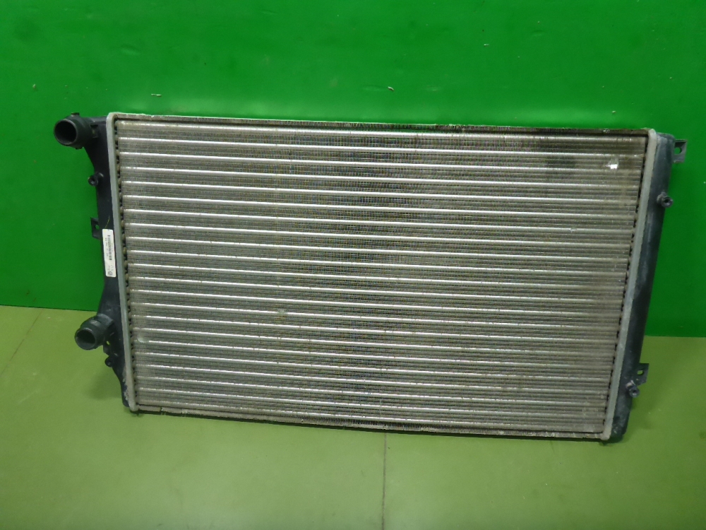 Радиатор охлаждения двигателя основной