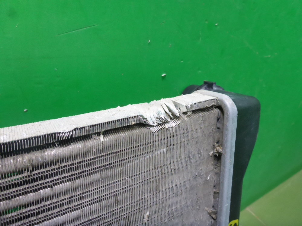 Радиатор охлаждения двигателя основной