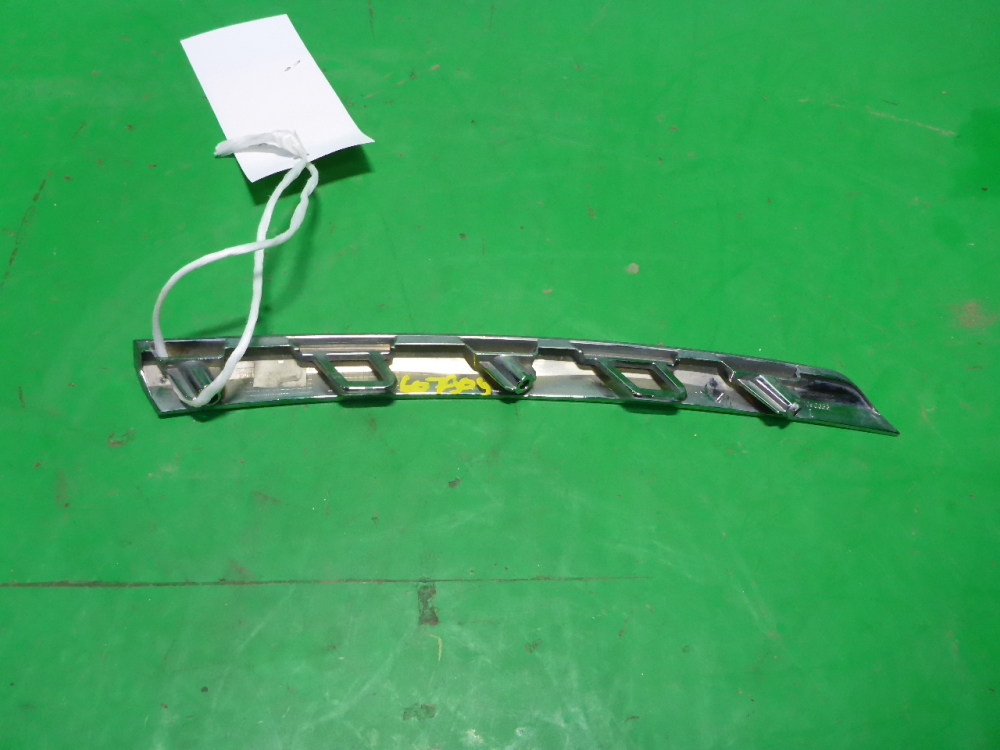 Накладка переднего бампера левая