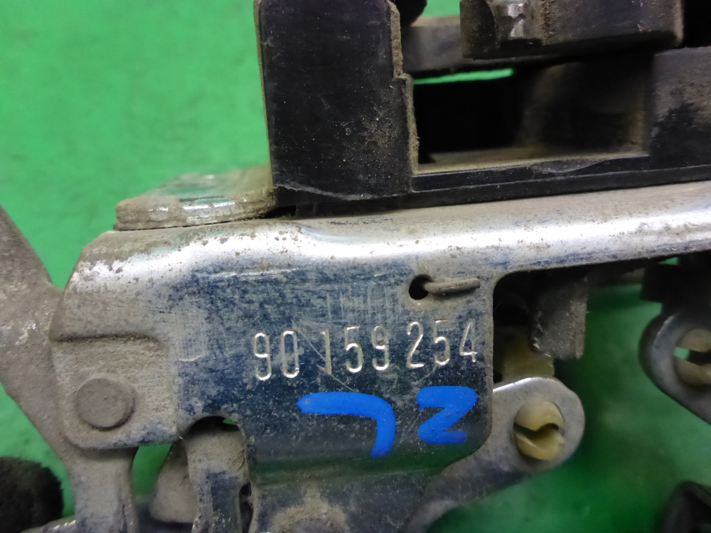 Замок двери задней левой